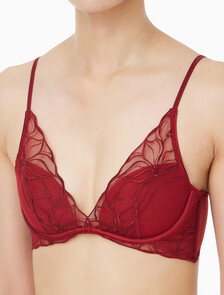 Buy 여성 CK 블랙 플로럴 레이스 AF 플런지 브라 in color Dark Red