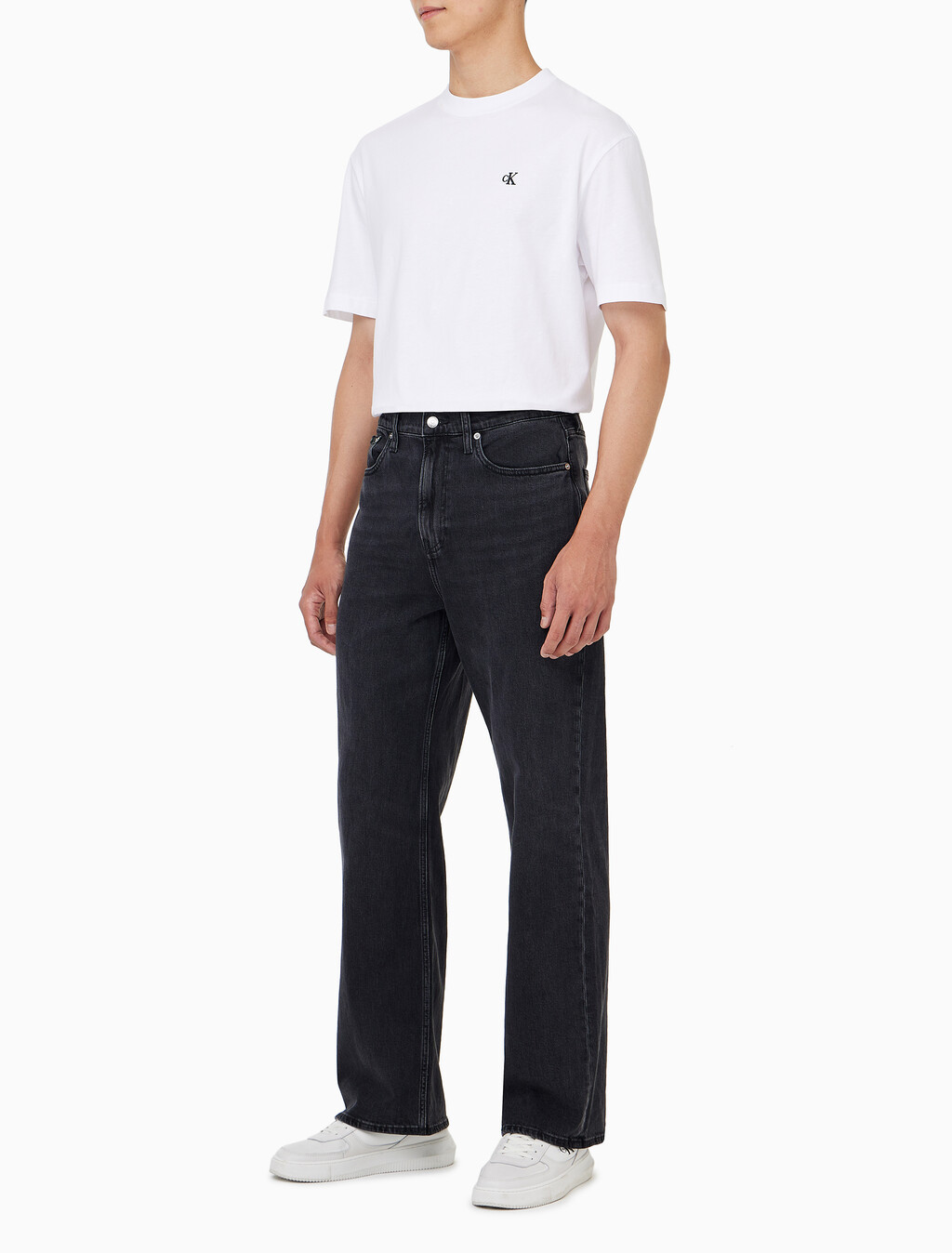 Buy 남성 뉴 와이드핏 블랙 데님 in color WASHED BLACK LOGO LACE