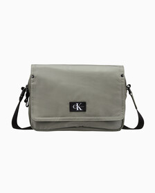 Buy 남성 CKJ 스포츠 에센셜 카메라백 in color ATLANTIC TAUPE