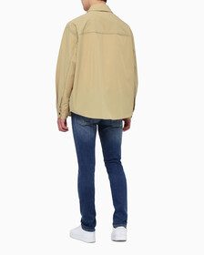 Buy 남성 오버사이즈핏 프리미엄 에센셜 집업 셔츠 in color TRAVERTINE
