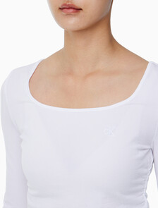 Buy 여성 텍스쳐 게더 베이비 롱슬리브 티 in color BRIGHT WHITE