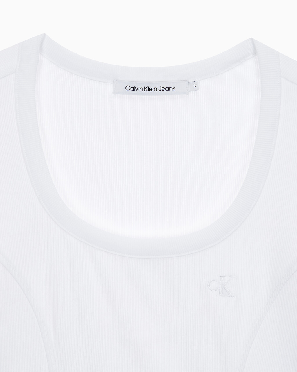 Buy 여성 엠보스 로고 U넥 크롭 반팔 티셔츠 in color BRIGHT WHITE