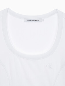 Buy 여성 엠보스 로고 U넥 크롭 반팔 티셔츠 in color BRIGHT WHITE