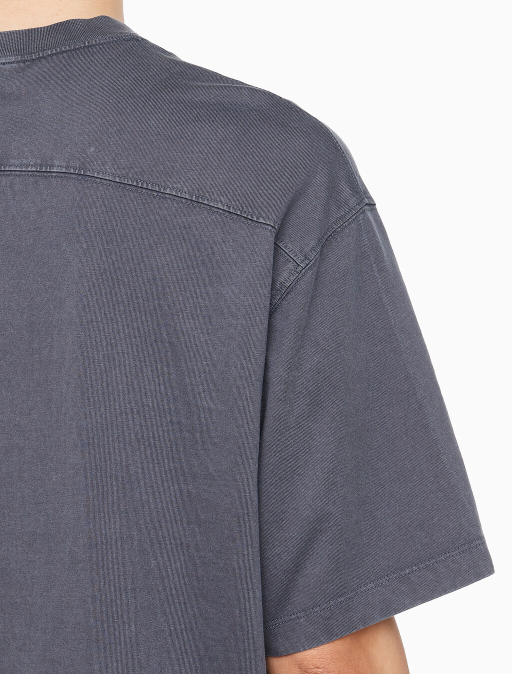 Buy 남성 릴렉스핏 저지 워시 반팔 티셔츠 in color CHARCOAL