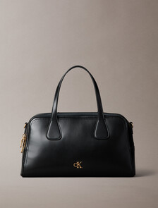 Buy 여성 CK 미디엄 볼링 백 in color BLACK