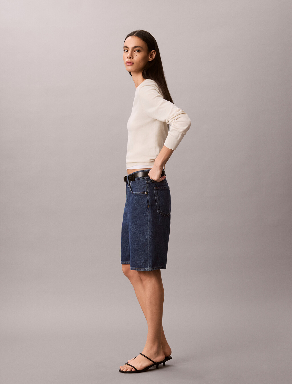 Buy 여성 릴렉스 버뮤다 CK로고 데님 쇼츠 in color Deep Blue