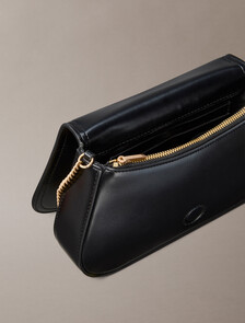 Buy 여성 하드웨어 모노그램 미디움 체인 지갑 in color BLACK