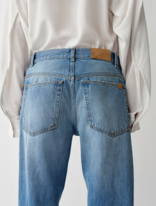 Buy 02 WOMENS JEAN in color LIGHT BLUE