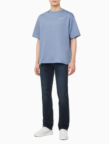 Buy 남성 릴렉스핏 플라워 아플리케 로고 반팔 티셔츠 in color COUNTRY BLUE