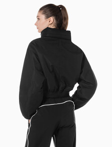 Buy 여성 크롭 패디드 재킷 in color BLACK