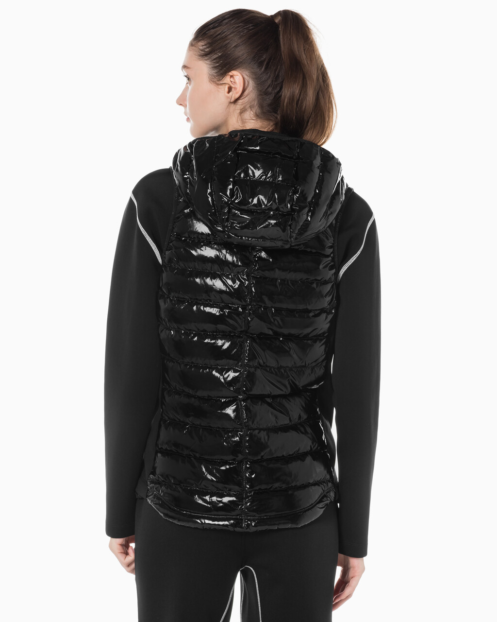 Buy 여성 슬림핏 다운 베스트 in color BLACK