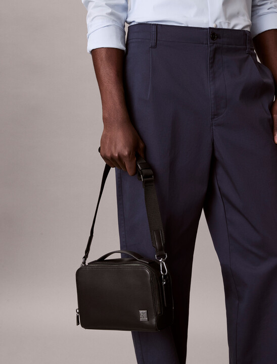 남성 하드웨어 엠블럼 카메라 백