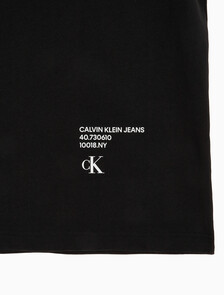 Buy 남성 릴렉스핏 모던 메탈 로고 반팔 티셔츠 in color CK BLACK