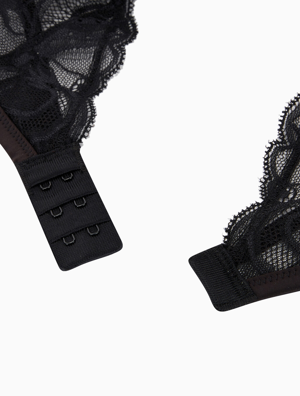 Buy 여성 CK 블랙 드래곤 레이스 AF 트라이앵글 in color BLACK