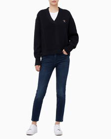 Buy 여성 케이블 인터레스트 브이넥 풀오버 울 스웨터 in color CK BLACK