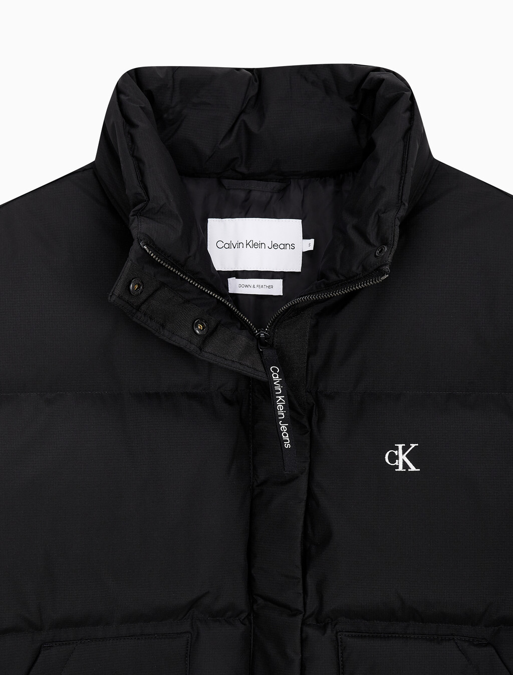 Buy 여성 숏 렝스 스탠드 카라 푸퍼 다운 재킷 in color CK BLACK