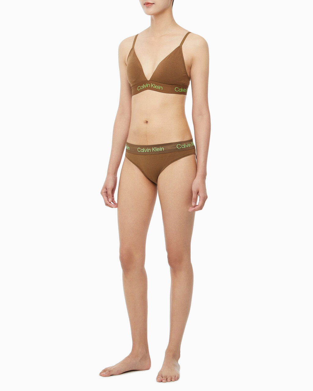 Buy 여성 스텐실 로고 AF 비키니 in color COFFEE LIQUER W. JASMINE
GREEN LOGO
