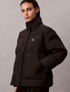 Buy 여성 숏 렝스 스탠드 카라 푸퍼 in color BLACK