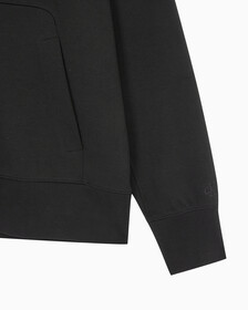 Buy 남성 인스티튜셔널 엠보스드 하프집업 스웻셔츠 in color CK BLACK