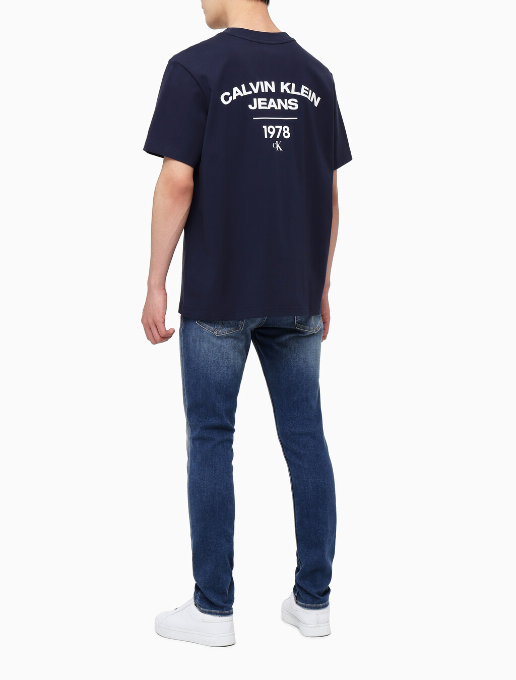 Buy 남성 1978 백 커브드 로고 반팔 티셔츠 in color NIGHT SKY