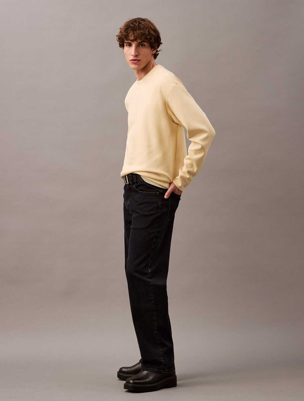 Buy 남성 숏슬리브 스페이서 긴소매 크루넥 티셔츠 in color REED YELLOW