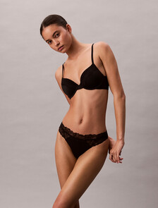 Buy 여성 퍼펙틀리 핏 레이스 AF 퍼펙트 커버리지 컨투어 브라 in color BLACK