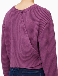 Buy 여성 캐시미어 백 디테일 풀오버 in color AMARANTH 