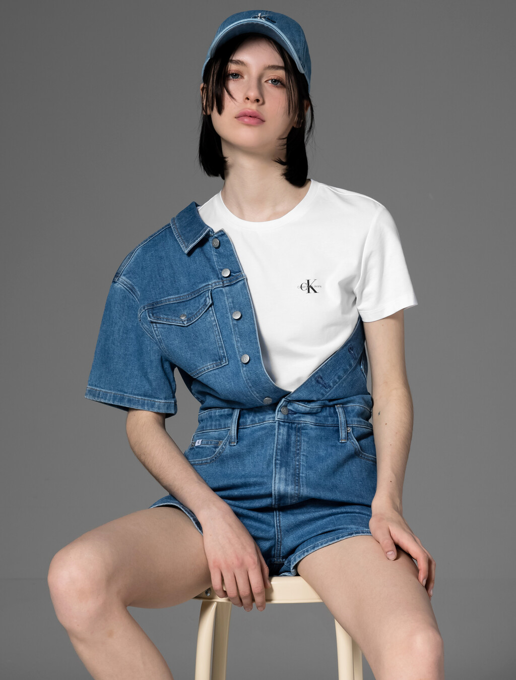 Buy 여성 슬림핏 2PK 반팔 티셔츠 in color CK BLACK