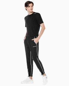 Buy 남성 오버사이즈 우븐 조거 팬츠 in color BLACK