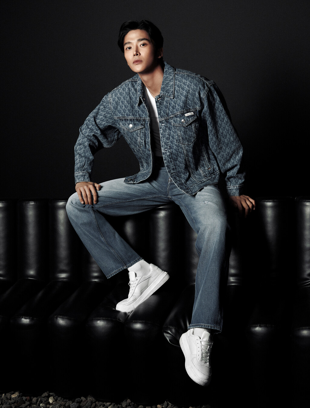 Buy 남성 말모 메타 스니커즈 in color WHITE