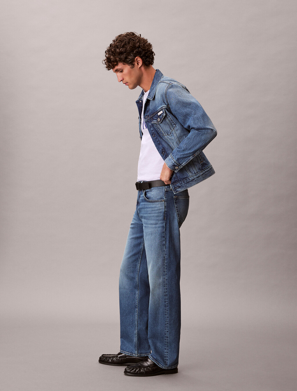 Buy 90S 스트레이트핏 진 in color Mid blue