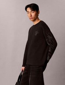 Buy 남성 릴렉스 시즌 그래픽 긴팔 티셔츠 in color BLACK