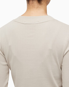 Buy 여성 롱슬리브 모노그램 베이비 티 in color BEIGE