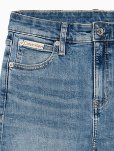 Buy 여성 하이라이즈 플레어핏 미드블루 이탈리안 데님 in color MID BLUE BACK EMBRO