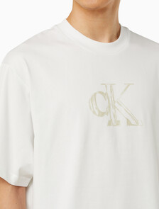 Buy 남성 릴렉스핏 스몰 로고 반팔 티셔츠 in color BRIGHT WHITE