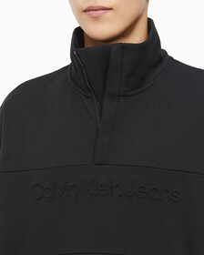 Buy 남성 인스티튜셔널 엠보스드 하프집업 스웻셔츠 in color CK BLACK