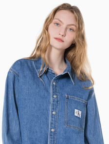 Buy 여성 크롭 대드핏 데님 셔츠 in color CHALKY BLUE