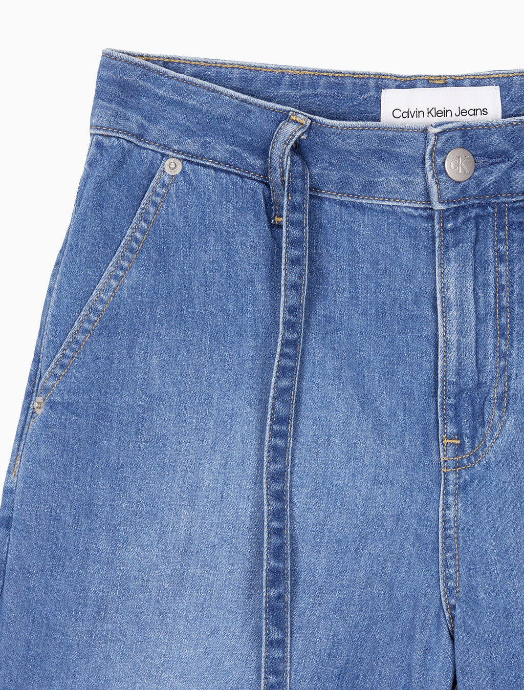 Buy 여성 하이라이즈 와이드 레그 데님 쇼츠 in color MID BLUE BACK EMBRO