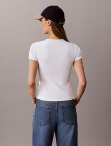 Buy 여성 컨투어립 로고 링거 티 in color BRIGHT WHITE