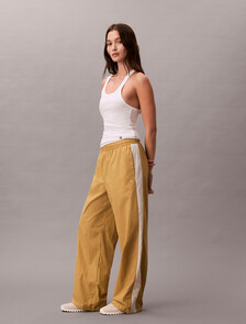 Buy 여성 나일론 캐주얼 팬츠 in color Ivory