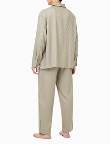 Buy 남성 샤인 새틴 자카드 팬츠 in color KHAKI BEIGE