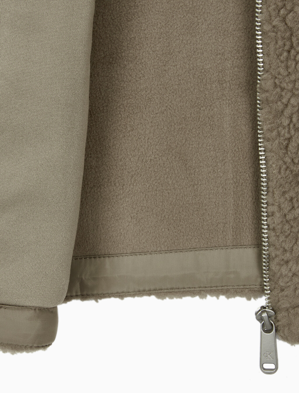 Buy 여성 서모 리지스턴스 셰르파 자켓 in color KHAKI