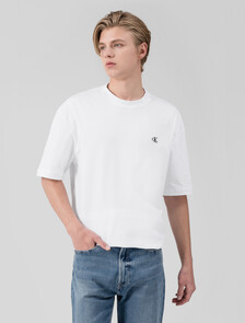 Buy 남성 릴렉스핏 아카이브 로고 반팔 티셔츠 in color BRILLIANT WHITE