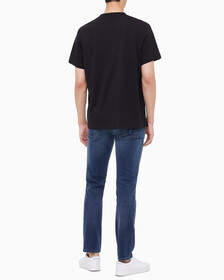 Buy 남성 CK 스캐터 로고 레귤러핏 반팔 티셔츠 in color CK BLACK