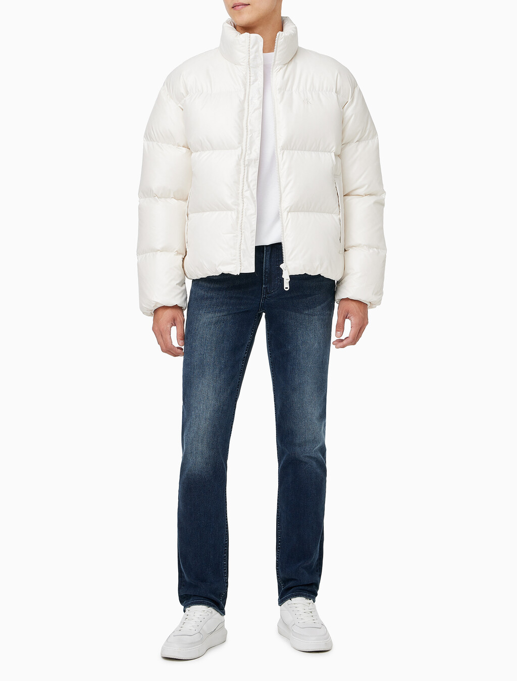 Buy 남녀공용 스탠드 카라 글로시 다운 푸퍼 자켓 in color WHITE