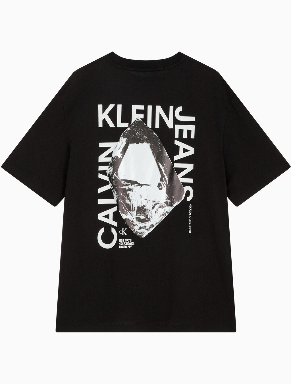 Buy 남성 릴렉스핏 모던 메탈 로고 반팔 티셔츠 in color CK BLACK