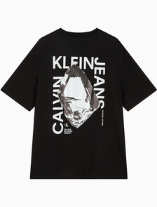 Buy 남성 릴렉스핏 모던 메탈 로고 반팔 티셔츠 in color CK BLACK