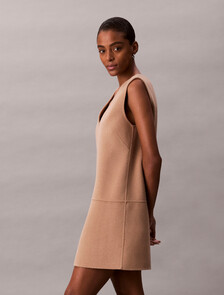 Buy 여성 더블 페이스 브이넥 미니 쉬프트 드레스 in color CAMEL