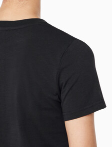 Buy 여성 슬림핏 베이비 크롭 반팔 티셔츠 in color BLACK