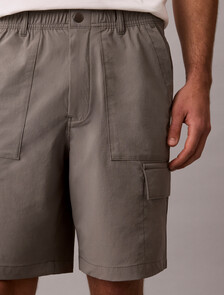 Buy 테크 나일론 릴렉스 유틸리티 쇼츠 in color Brown